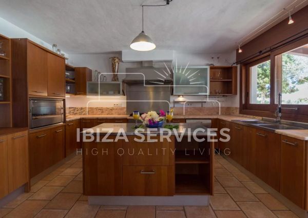 Long term rental villa in Sa Caleta