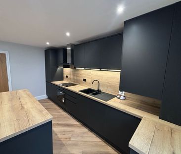 Eastgate, Barnsley, S70 2EU - Photo 4