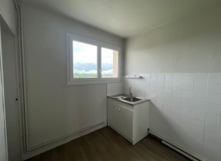 APPARTEMENT T3 BIS - A LOUER - Photo 2