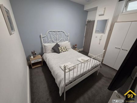 1 bed Penthouse in 60 Wellington Road , Camborne, TR14 7LQ - Photo 5