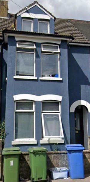 York Road York Road Room 3 - Photo 2