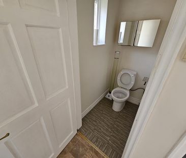 3 bedroom flat to rent - Photo 6