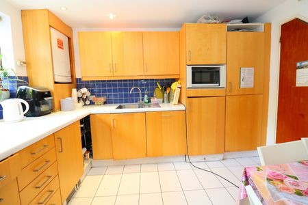 Room in a Shared House, Ropemaker Road, SE16 - Photo 3