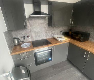 1 bedroom in a house share to rent - Photo 5