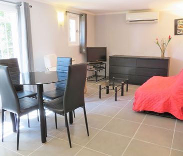 T2 MEUBLÉ 560€ H.C Nîmes Vauban, 37m² - Photo 2