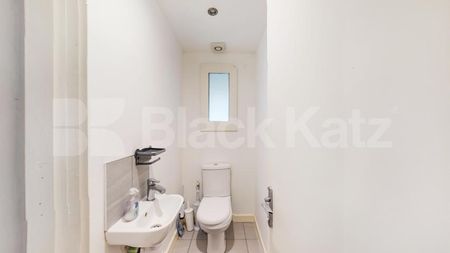 Modern Studio - Photo 5