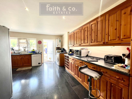 3 bedroom terraced house to rent - Photo 5