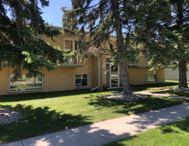 One Bedroom Apartment - Northmount Drive - Near Brentwood Mall — 1 Bedroom Apartment - Photo 1