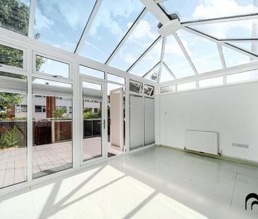 3 bedroom end of terrace house to rent - Photo 2