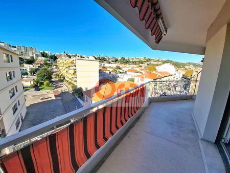 Location Appartement 1 pièce 37m² ST LAURENT DU VAR 06700 - Photo 4