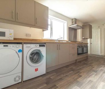 1 bedroom in a house share to rent - Photo 4