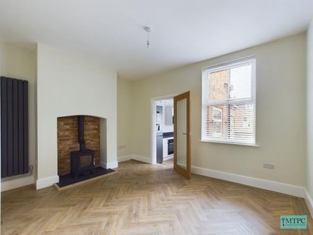 3 bedroom terraced house to rent - Photo 3