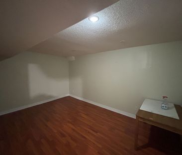 For Lease - 90 Stornwood Court Unit# 90, Brampton, Ontario - Photo 5