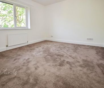 2 bedroom end of terrace house to rent - Photo 2