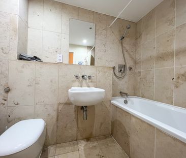 Maia House, Cardiff Bay - Photo 1