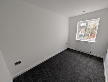 3 bedroom end of terrace house to rent - Photo 2