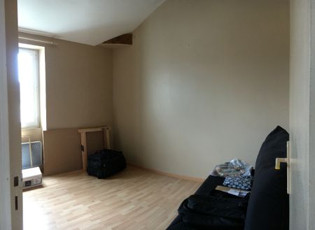 Location Appartement 3 pièces 82m² - Photo 3