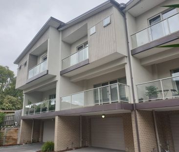 Two-Bedroom Home in a Convenient Mooroolbark Location - Photo 4