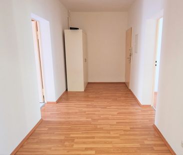 Erstes OG, 3 ZKB mit Balkon und EBK - Photo 2