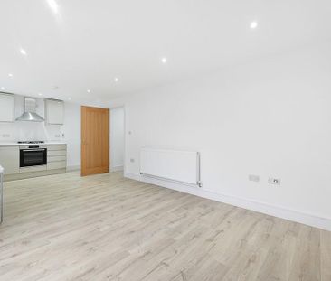 2 bedroom ground floor flat to rent - Photo 1