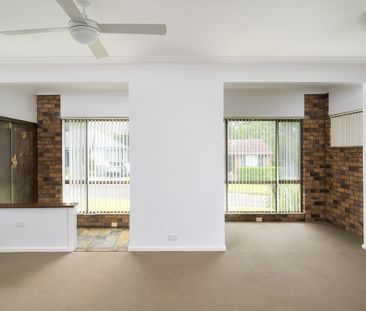 2 Roslyn Avenue, Charlestown NSW 2290 - House For Rent | Domain - Photo 1