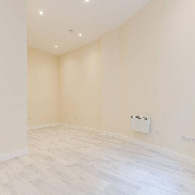 Studio to rent - Photo 1