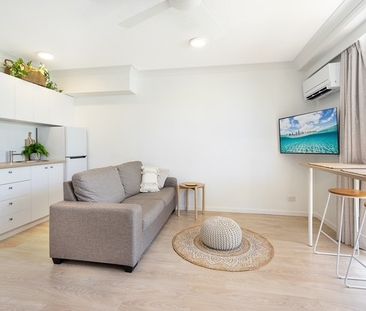 BEACHFRONT UNIT WITH PRIVATE COURTYARD - Photo 2