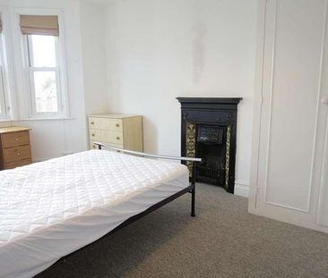 Bedroom Detached House In Winton, BH9 - Photo 1
