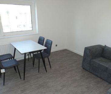 3 bedroom flat to rent - Photo 6
