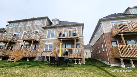 For Lease - 92 Lyall Stokes Circle, East Gwillimbury, Ontario - Photo 5