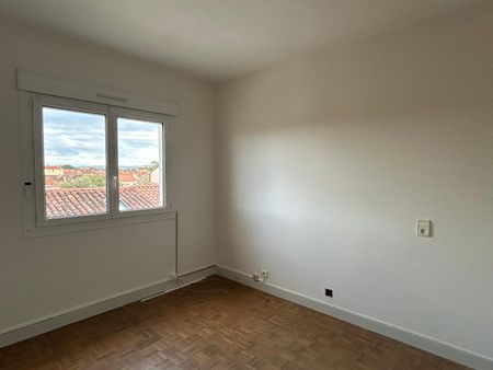 Location Appartement 2 pièces 68m² ALBI 81000 - Photo 3