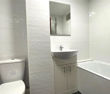 2 bedroom Flat in Josephine Court, Reading - Photo 5
