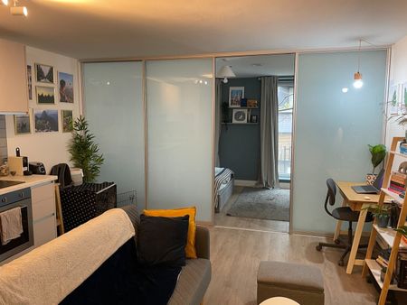 Studio Flat, Decourcy House, BS2 - Photo 4