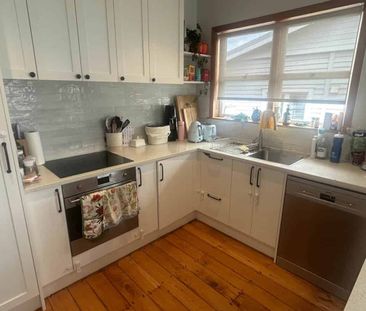 Beautiful Home in Northcote Point - Photo 2