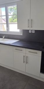 Location Maison 5 pièces 137 m2 à Fontaine-la-Guyon - Photo 3