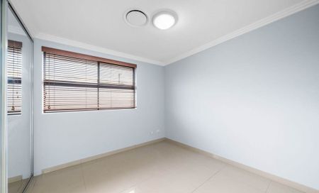 4 Bedroom Duplex with Park View!! - Photo 4