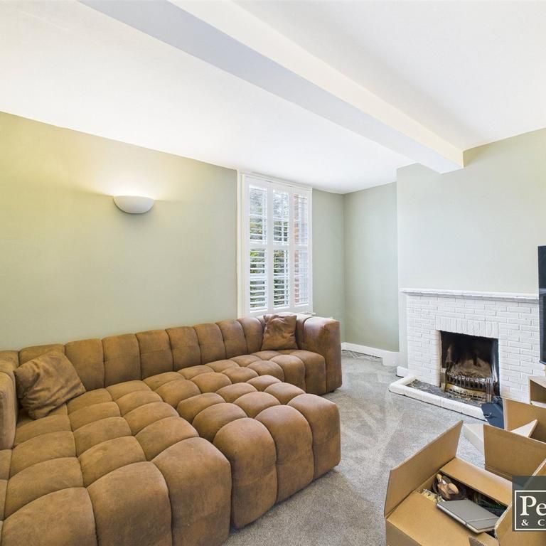 3 bedroom semi-detached house to rent - Photo 1