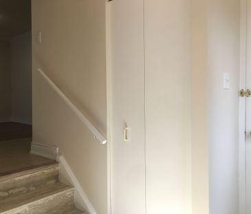 For Lease - 15 Bow River Crescent, Mississauga, Ontario - Photo 2