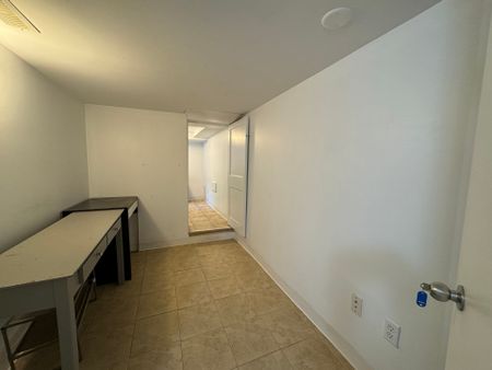 For Lease - 62 Ulster Street Unit# Basement, Toronto, Ontario - Photo 4