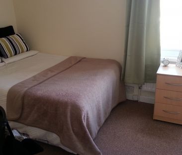 4 Bedroom Terraced To Rent in Nottingham - Photo 5