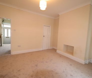 2 Bedroom Mid Terraced House To Rent - Photo 4
