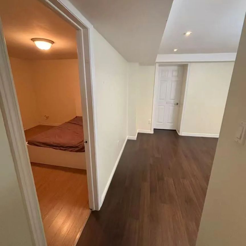 160 Galbraith Crescent - Photo 1