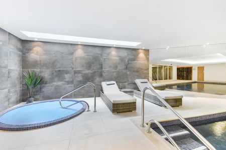 Brompton House, The Drive, Ickenham, Middlesex, UB10 - Photo 3