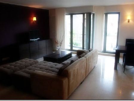 WOLUWE ST. PIERRE : APPARTEMENT MEUBLE 3 CHAMBRES + TERRASSES - Woluwé-saint-pierre - Photo 3