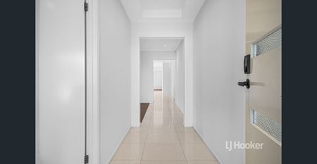 Versatile Living, Modern Comforts and Superb Convenience Near Schools & Shops! APPLICATIONS NOW OPEN - Photo 3