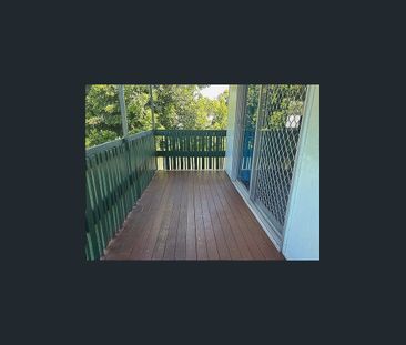 Air-Conditioned lounge, 3 bedroom, Large Yard, Fully Fenced home! - Photo 6