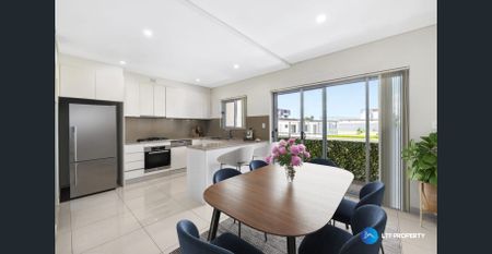 Affluent Society Living At It's Best - Photo 2