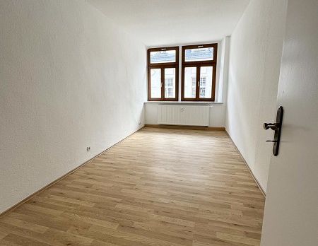 Wohnen auf dem Markt! Frisch renovierte 2-Raum-Wohnung zu vermieten - Foto 1
