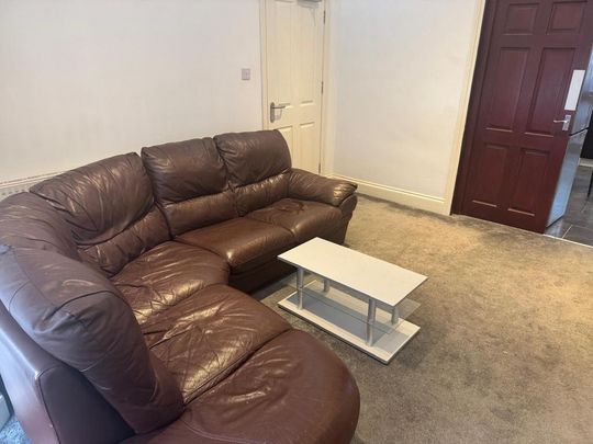 1 bedroom in a house share to rent - Photo 1