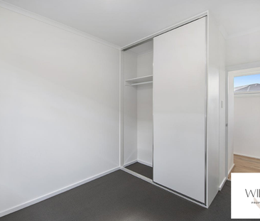 Contemporary & Stylish - Photo 5